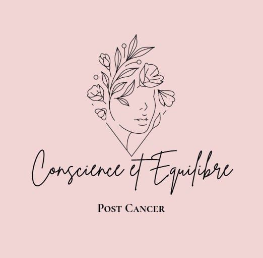 Logo « Conscience et Équilibre, Post Cancer » : visage de femme dessiné au trait, entouré de fleurs, sur fond rose